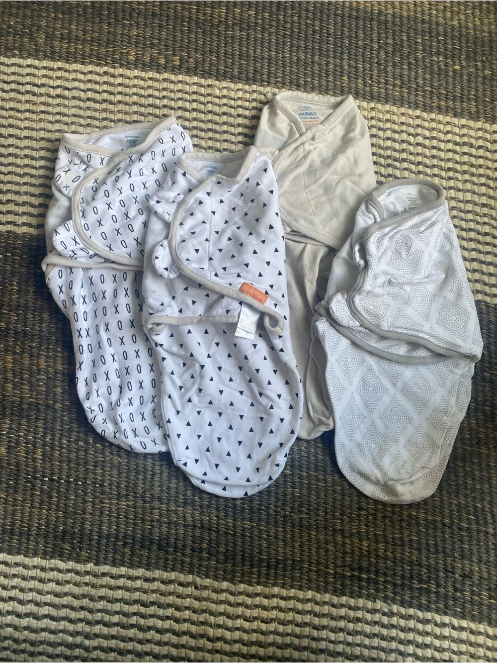 Swaddle Me Neutral Patterned Baby Swaddle Set - White & Gray, size S/M